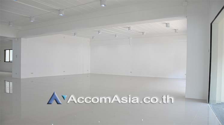 1  Office Space For Rent in Sukhumvit ,Bangkok BTS Phra khanong at Park Avenue AA14000